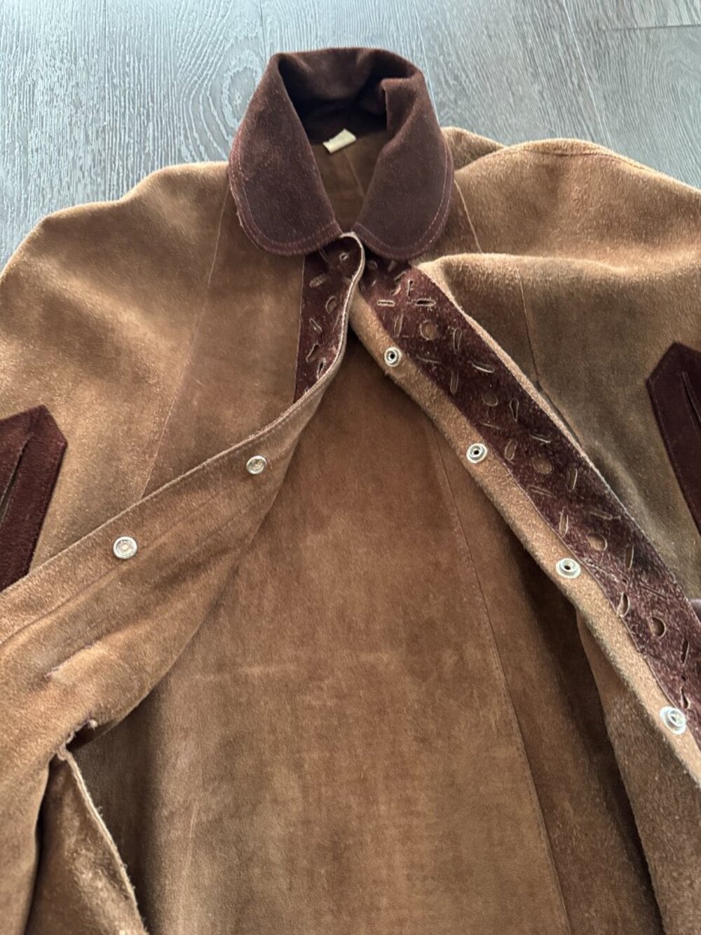 VINTAGE SUEDE CAPE PONCHO SIZE XS-S PREOWNED - Picture 11 of 16
